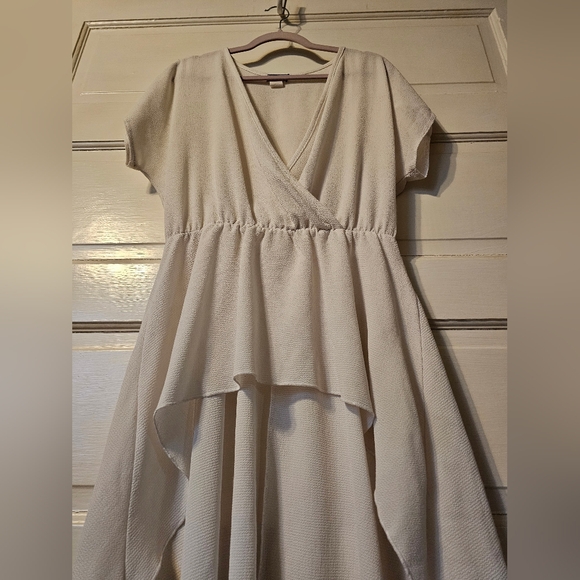 Cute White Wrap Style High Low Blouse 2XL - Picture 2 of 6